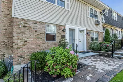 11 Harbour Lane #1A, Oyster Bay, NY 11771 - Photo 1