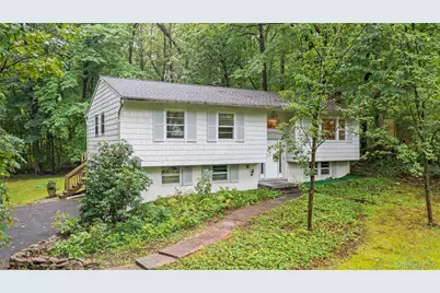 32 Colonial Drive, Red Hook, NY 12571 - Photo 1