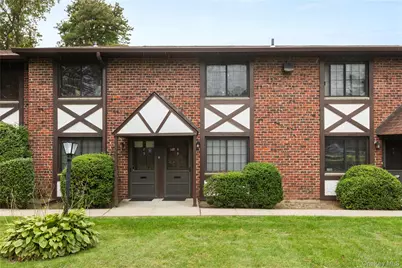 6 Pinebrook Place #6, Bay Shore, NY 11706 - Photo 1