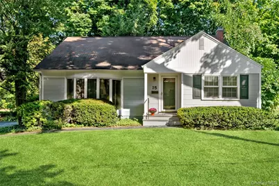 15 Carlyle Place, Hartsdale, NY 10530 - Photo 1