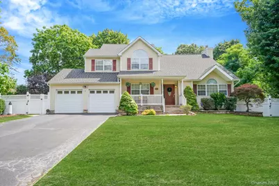 37 Deer Lane, East Setauket, NY 11733 - Photo 1