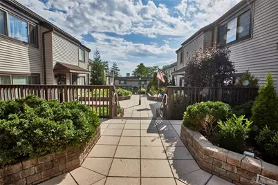 777 Tuckahoe Road #4, Yonkers, NY 10710 - Photo 1