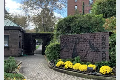 180 Pearsall Drive #6F, Mount Vernon, NY 10552 - Photo 1