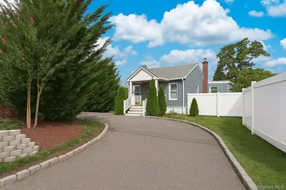 5 Bristol Street, Huntington, NY 11743 - Photo 1