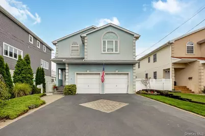 193 Sportsmans Avenue, Freeport, NY 11520 - Photo 1