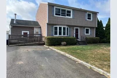 429 47th Street, Lindenhurst, NY 11757 - Photo 1