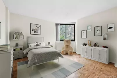 138-35 Elder Ave #4H, Flushing, NY 11355 - Photo 1