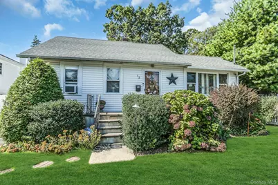 12 Washington Drive, Merrick, NY 11566 - Photo 1