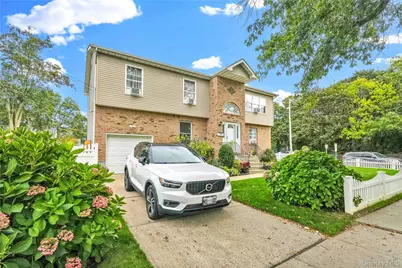 402 Clinton Avenue, Rockville Centre, NY 11570 - Photo 1