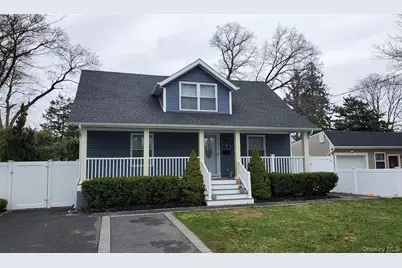 29 Oak Street, Islip, NY 11751 - Photo 1
