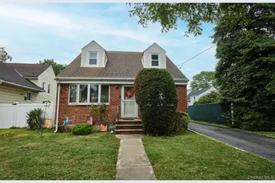 911 Covert Avenue, New Hyde Park, NY 11040 - Photo 1