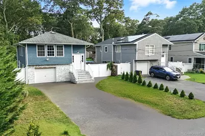 28 Ozark Street, Ronkonkoma, NY 11779 - Photo 1