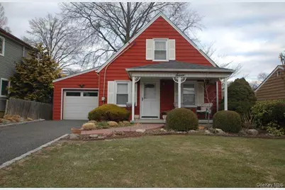 7 Miles Avenue, Albertson, NY 11507 - Photo 1