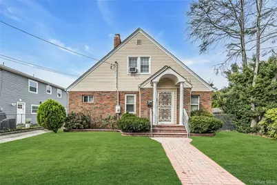 830 Davis Avenue, Uniondale, NY 11553 - Photo 1