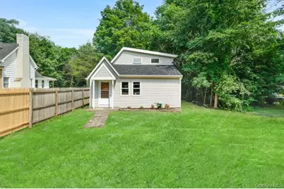 131 Vassar Road, Poughkeepsie, NY 12603 - Photo 1