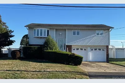 28 Harding Avenue, Lindenhurst, NY 11757 - Photo 1