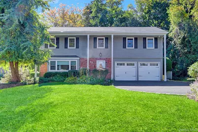 82 Barry Lane, Syosset, NY 11791 - Photo 1