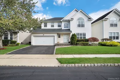 172 Cranberry Court, Huntington, NY 11747 - Photo 1