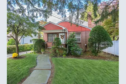 8 Cambridge, Glen Cove, NY 11542 - Photo 1