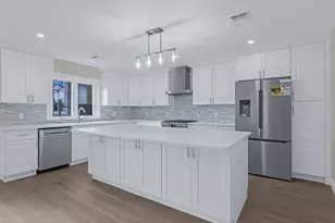 111 Celler Ave, New Hyde Park, NY 11040 - Photo 12