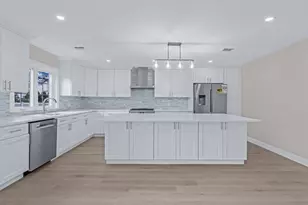 111 Celler Ave, New Hyde Park, NY 11040 - Photo 10