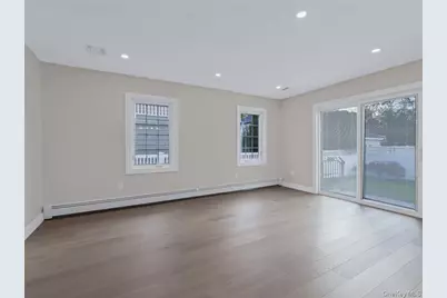 111 Celler Avenue, New Hyde Park, NY 11040 - Photo 8