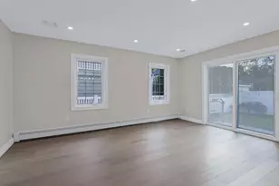 111 Celler Ave, New Hyde Park, NY 11040 - Photo 8