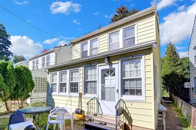 6 Walnut Place, Great Neck, NY 11021 - Photo 1