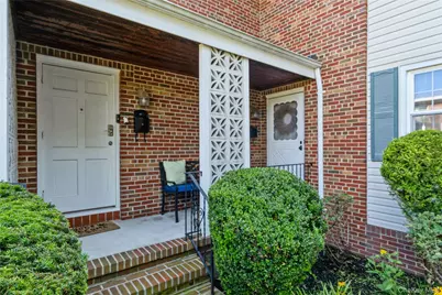 4 Windermere Place #6, Rockville Centre, NY 11570 - Photo 1