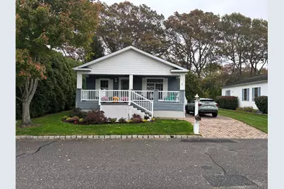 1661 Old Country Road #506, Riverhead, NY 11901 - Photo 1