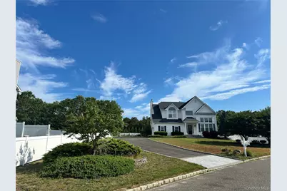 3 Camden Court, Medford, NY 11763 - Photo 1