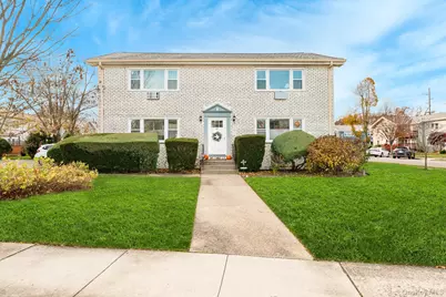 20 Toehee Place #1B, Islip, NY 11751 - Photo 1
