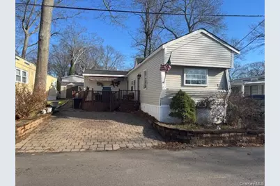 658 Sound Avenue #F6, Calverton, NY 11933 - Photo 1