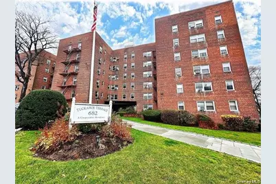 682 Tuckahoe Road #3D, Yonkers, NY 10710 - Photo 1