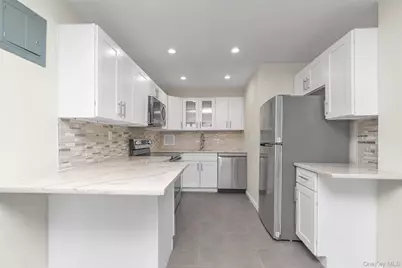 166-40 Powells Cove Blvd #2A, Whitestone, NY 11357 - Photo 1