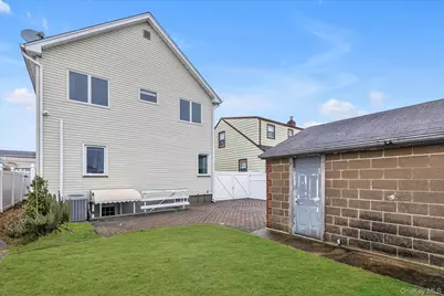 203 Pershing Parkway, Mineola, NY 11501 - Photo 16