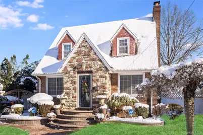 122 Hamilton Road, Hempstead, NY 11550 - Photo 1