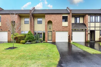 10 Southgate Circle, Massapequa Park, NY 11762 - Photo 1