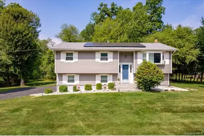 1 N Amundsen Lane, Airmont, NY 10901 - Photo 1