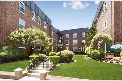 185 Atlantic Avenue #B8, Lynbrook, NY 11563 - Photo 1