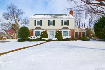 32 Barnard Place, Manhasset, NY 11030 - Photo 1