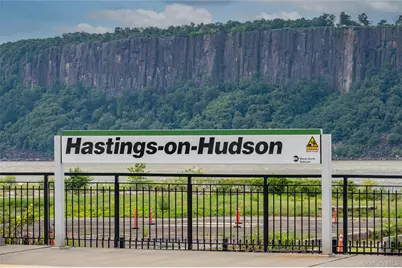 548 Warburton Avenue #2W, Hastings on Hudson, NY 10706 - Photo 1
