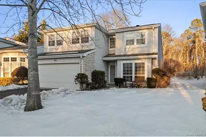 205 Fairfield Drive E, Holbrook, NY 11741 - Photo 1