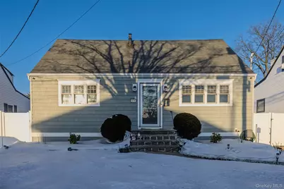 612 N Broome Avenue, Lindenhurst, NY 11757 - Photo 1