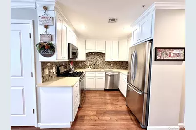 11 Hunter Drive, Central Islip, NY 11722 - Photo 8