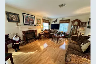 46 Wilmont Turn, Coram, NY 11727 - Photo 4