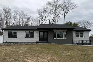 21 Colby Dr, Kings Park, NY 11754 - Photo 2