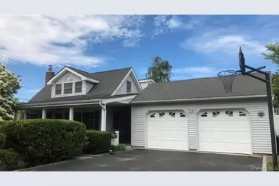 818 12th Street, West Babylon, NY 11704 - Photo 1