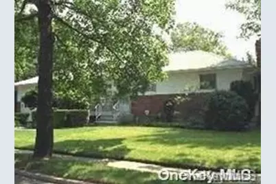 91 Southern Parkway, Plainview, NY 11803 - Photo 1