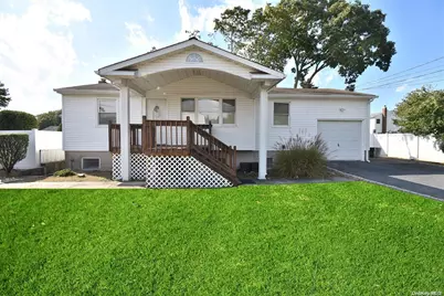 10 Knickerbocker Avenue, Holbrook, NY 11741 - Photo 1